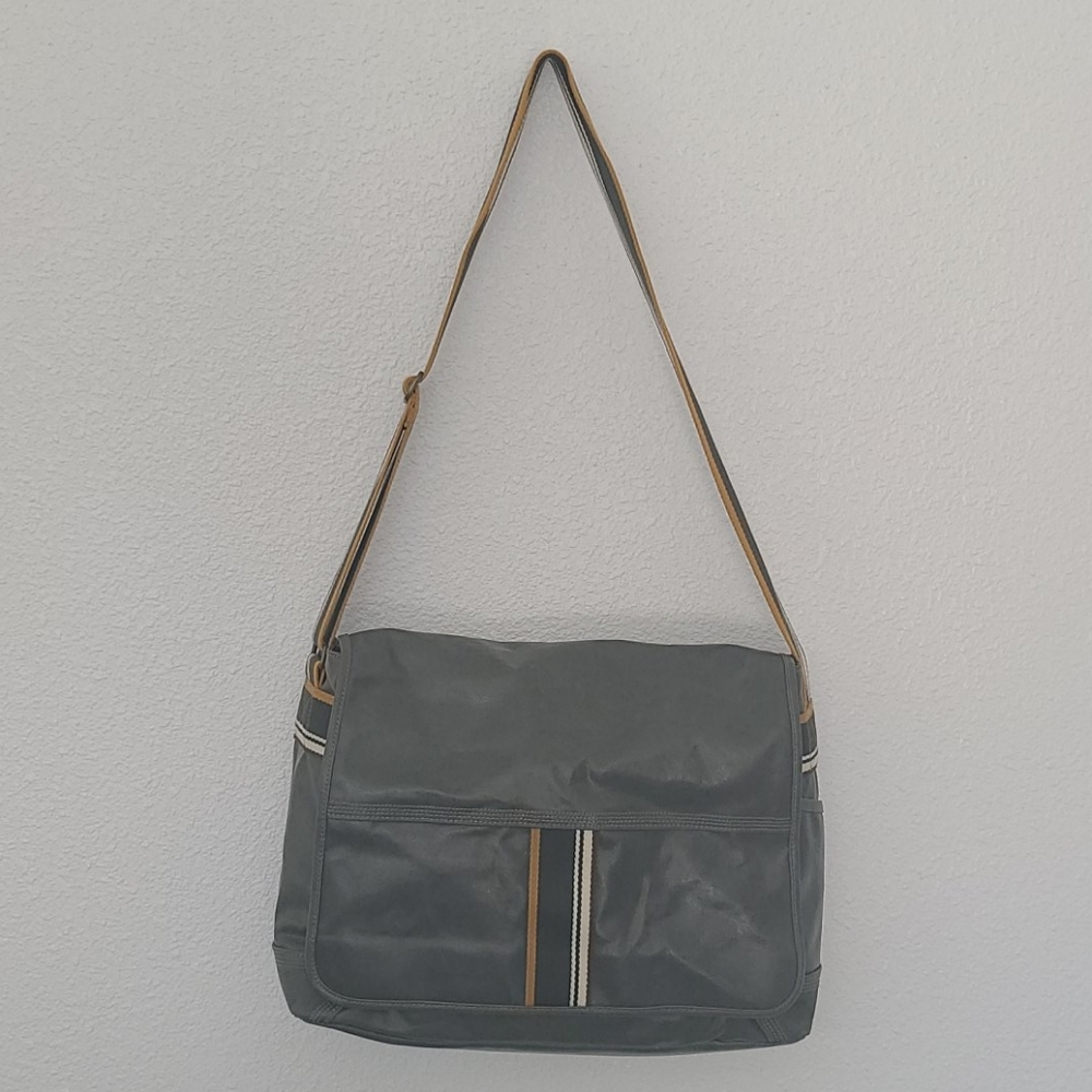 Buxton gray large messenger bag